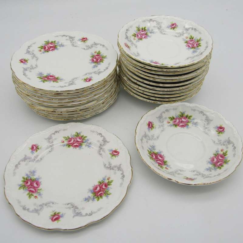 Vintage Royal Albert Tranquillity 41-piece porcelain set