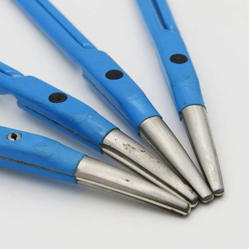 Lot of 4 coagulation scissors used by doctors