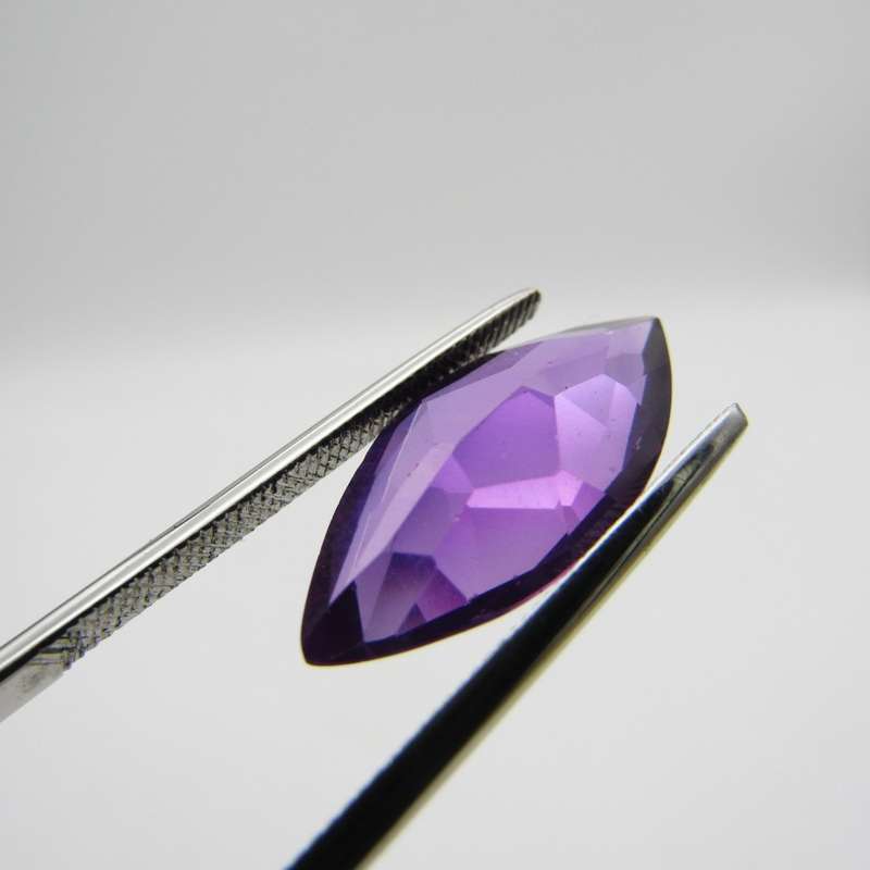Lab grown sapphire of 8,177 carat - identical to a natural sapphire - Medium dark toned purple