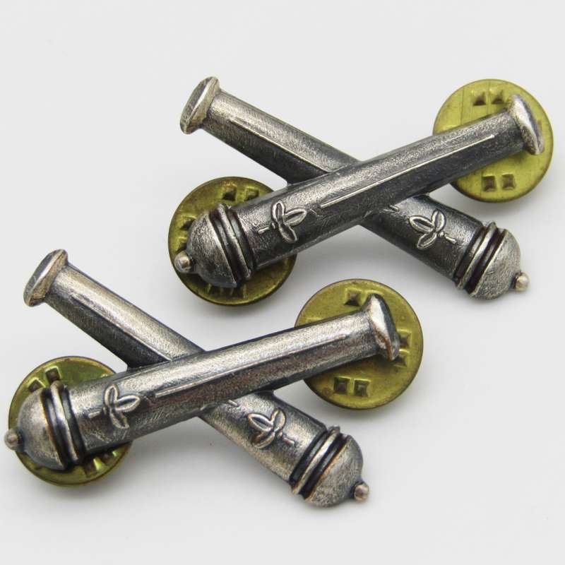 Pair of SAWTF artillery collar badges