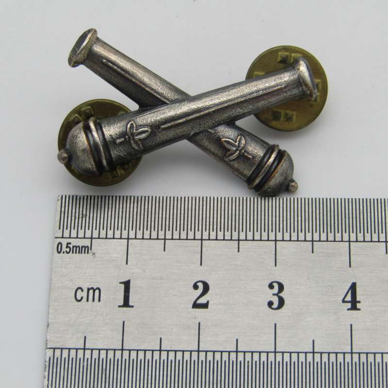 Pair of SAWTF artillery collar badges