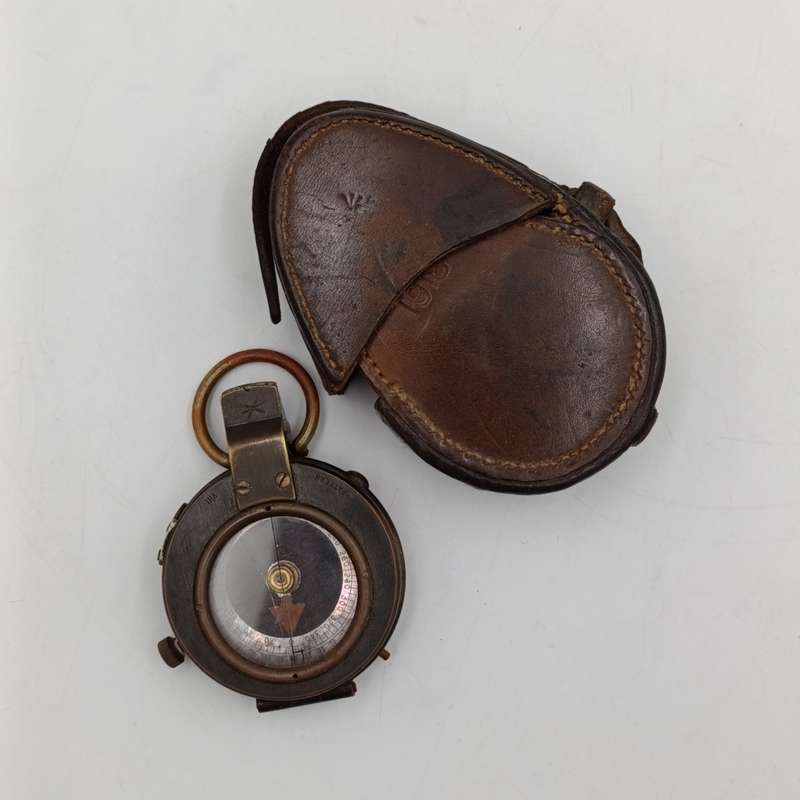 WW1 S.Mordan and Co. 1918 field pocket compass - working - glass cracked - in leather pouch