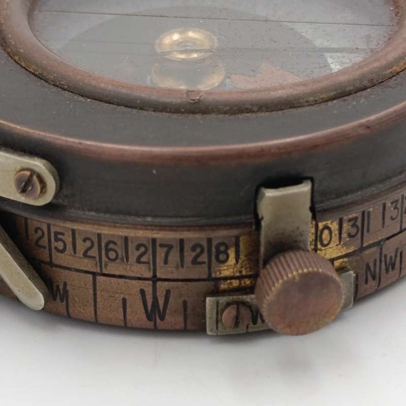 WW1 S.Mordan and Co. 1918 field pocket compass - working - glass cracked - in leather pouch