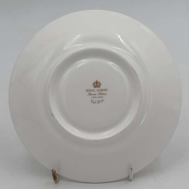 Royal Albert Val d`or porcelain tea set - 6 trios, milk jug and bowl