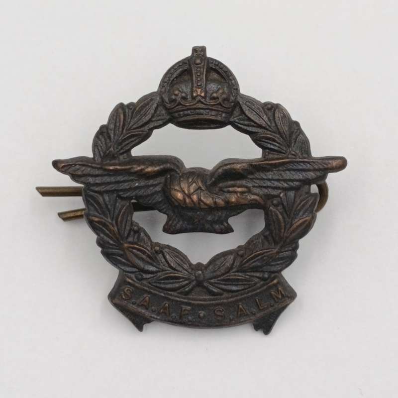 WW2 Air Force Cross miniature medal set with dogtag and SAAF token - dogtag named WO.II D. Slabbert