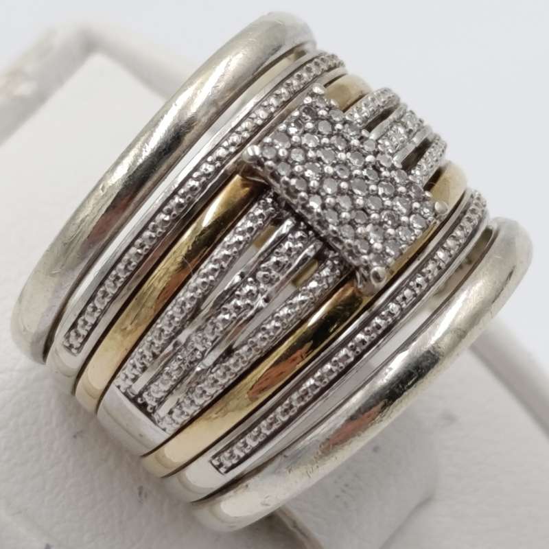 9kt White and Yellow gold diamond cluster ring set - size L 1/2 - weighs 11,5g