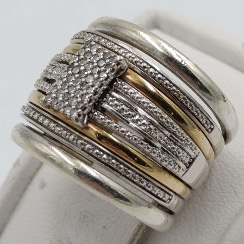 9kt White and Yellow gold diamond cluster ring set - size L 1/2 - weighs 11,5g