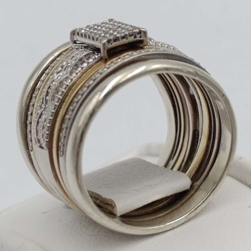 9kt White and Yellow gold diamond cluster ring set - size L 1/2 - weighs 11,5g