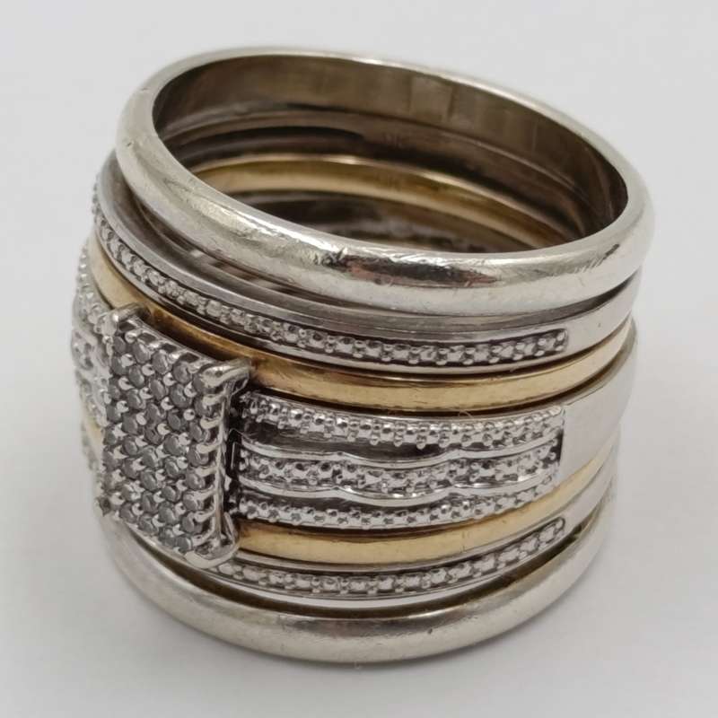 9kt White and Yellow gold diamond cluster ring set - size L 1/2 - weighs 11,5g