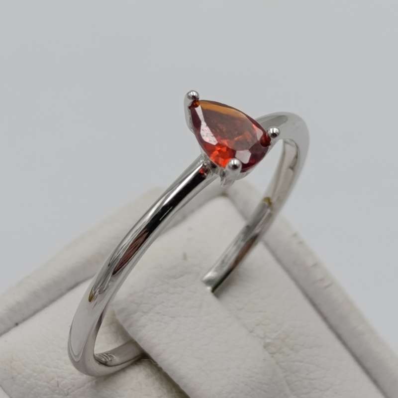 Sterling silver ring with dark orange teardrop shaped stone - size U - 1.5g