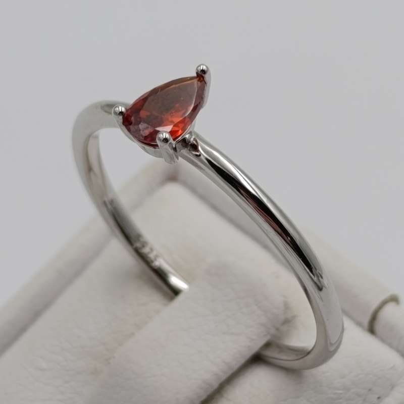 Sterling silver ring with dark orange teardrop shaped stone - size U - 1.5g