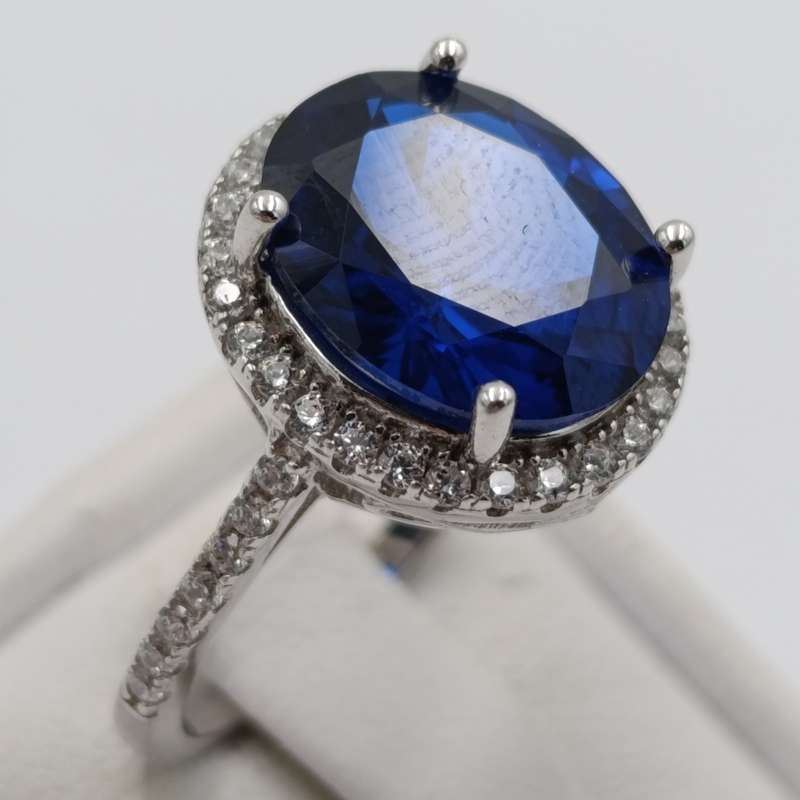Beautiful Sterling silver ring with large stone - size M - 3.7g