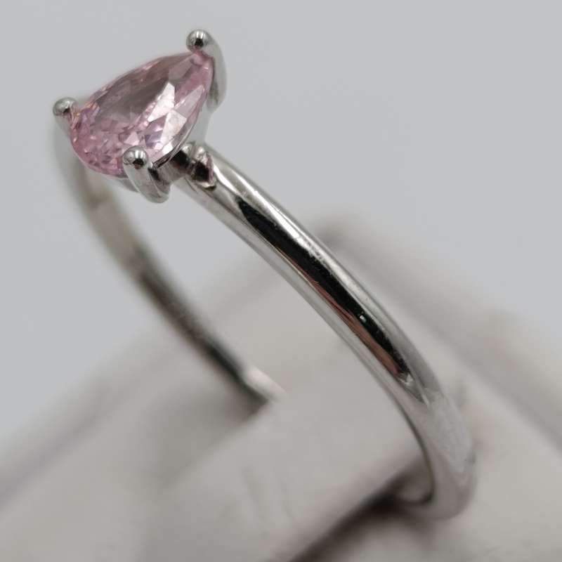 Cute Sterling silver ring with teardrop shaped pink stone - size R - 1.9g