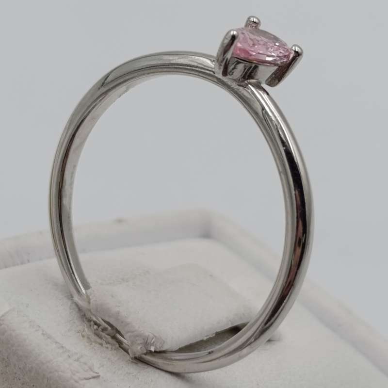 Cute Sterling silver ring with teardrop shaped pink stone - size R - 1.9g