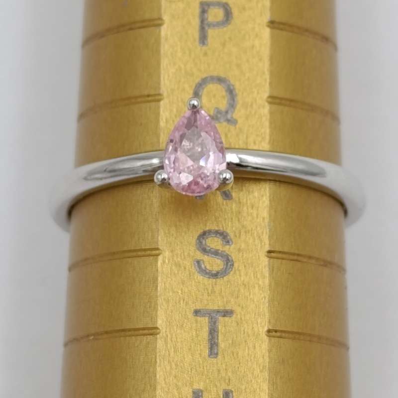 Cute Sterling silver ring with teardrop shaped pink stone - size R - 1.9g