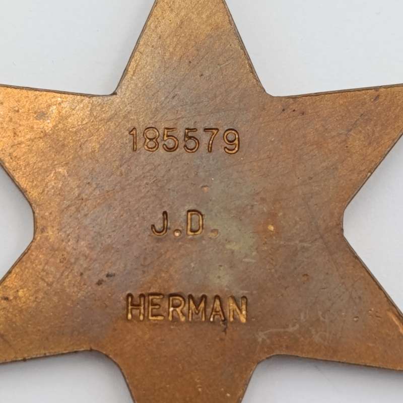 Pair of WW2 medals issued to 185579 J.D Herman