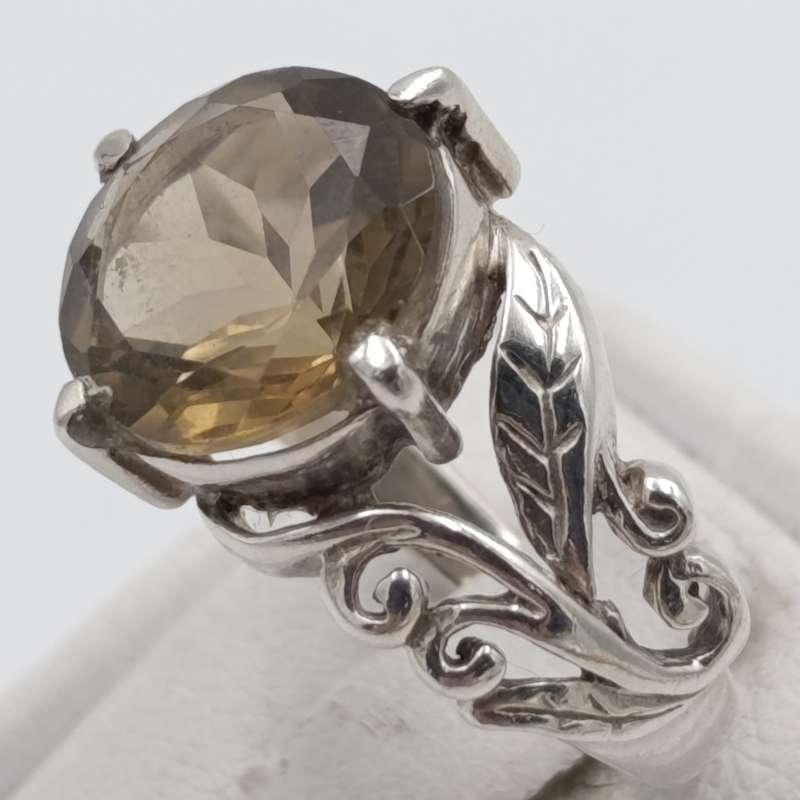 Vintage Sterling silver ring with Smokey Quartz - Size M 1/2 weighs 4.1 g