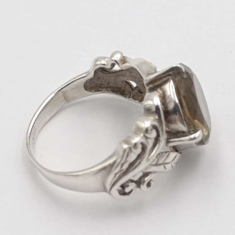 Vintage Sterling silver ring with Smokey Quartz - Size M 1/2 weighs 4.1 g
