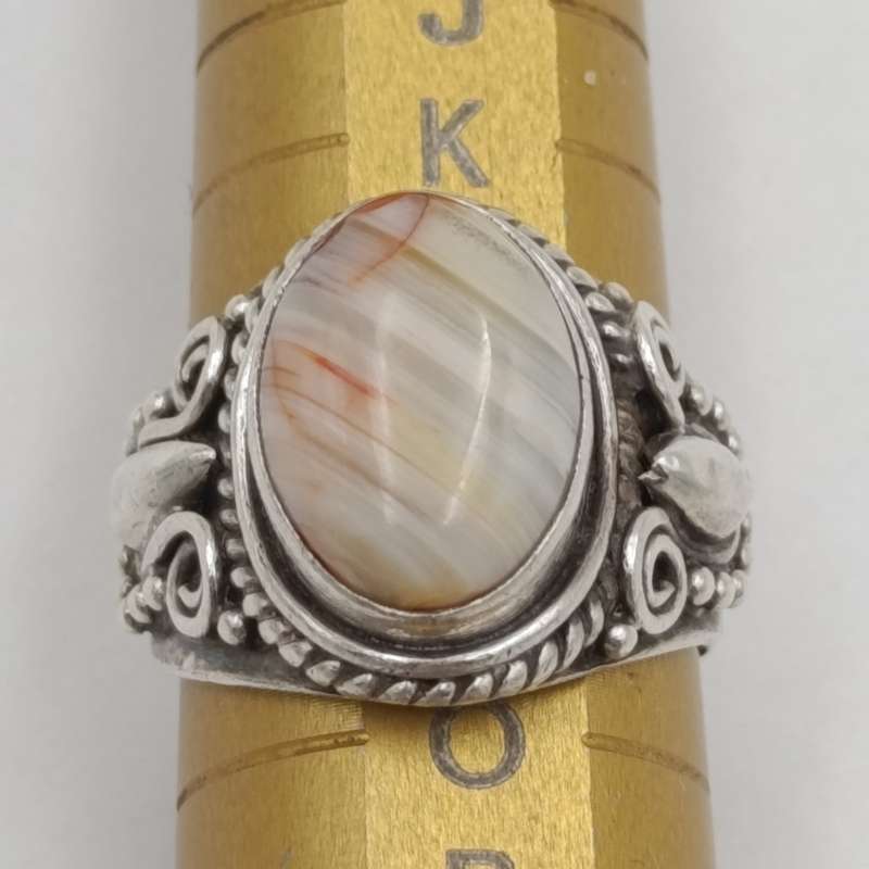 Vintage Sterling silver Agate ring - weighs 7.6g - size M