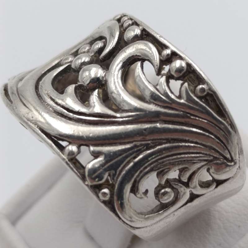 Bulky Sterling silver ring - weighs 9.0 grams - size O
