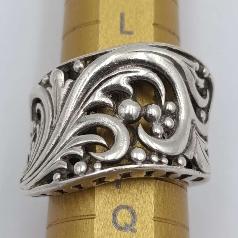 Bulky Sterling silver ring - weighs 9.0 grams - size O