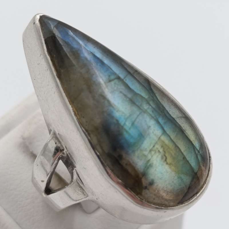Vintage sterling silver ring with moonstone - weighs 14.4g - size M 1/2