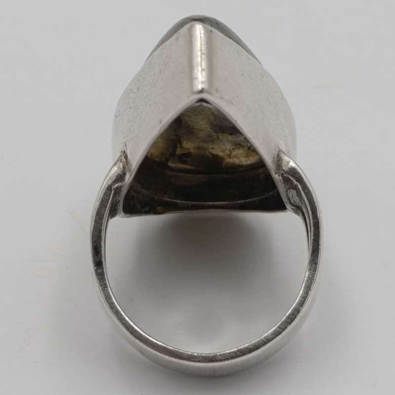Vintage sterling silver ring with moonstone - weighs 14.4g - size M 1/2