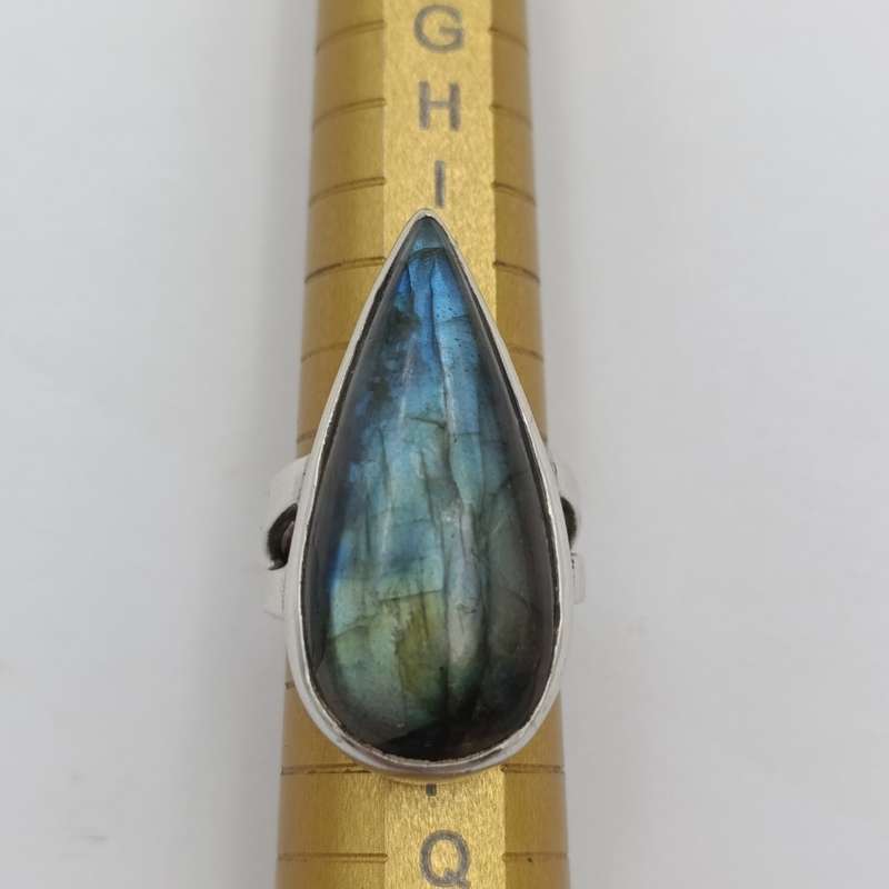 Vintage sterling silver ring with moonstone - weighs 14.4g - size M 1/2