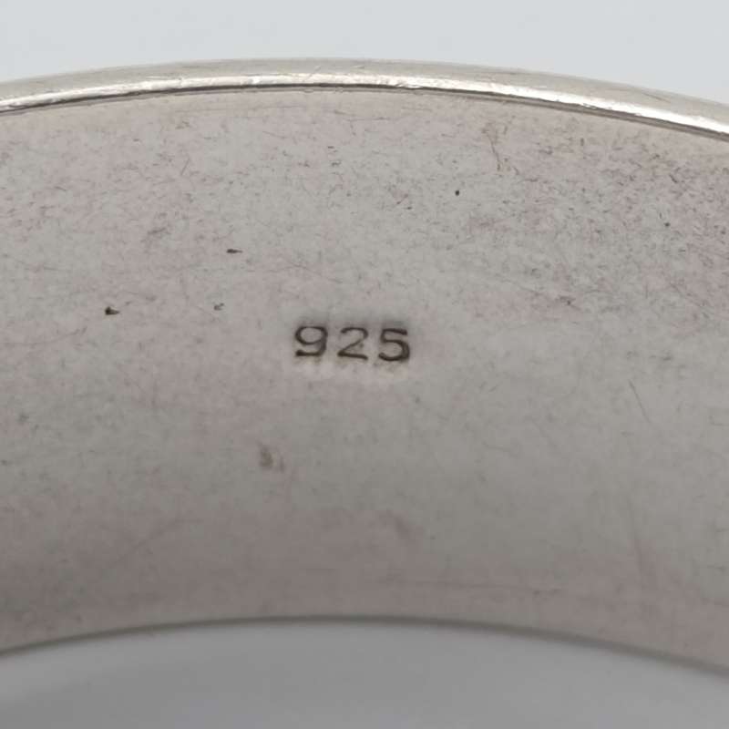 Beautiful sterling silver bangle - weighs 45.7g