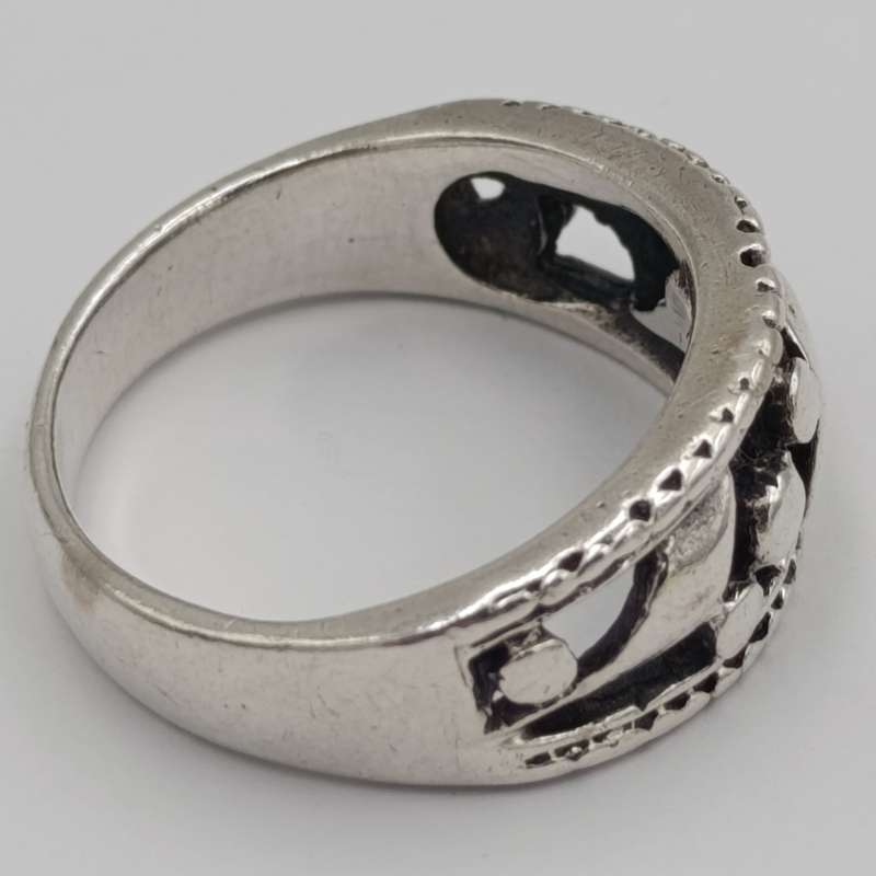 Vintage sterling silver ring - size R - weighs 6.3g