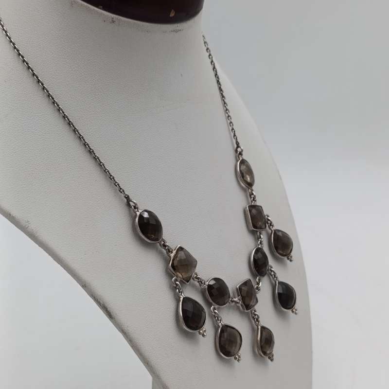 Vintage sterling silver necklace with cushion cut smokey quartz - weighs 19.3g - length 47cm