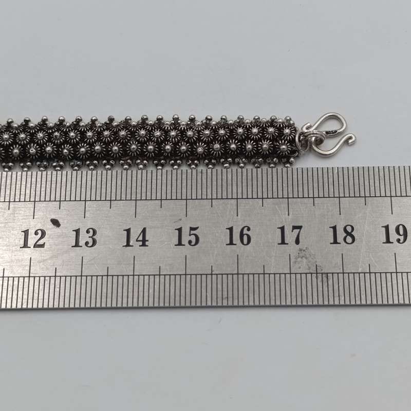 Beautiful design sterling silver bracelet - length 19cm - weighs 22.7g
