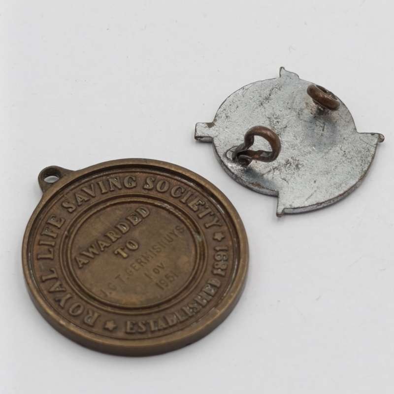 Royal Life saving society medal and badge of J.G.T Germishuys