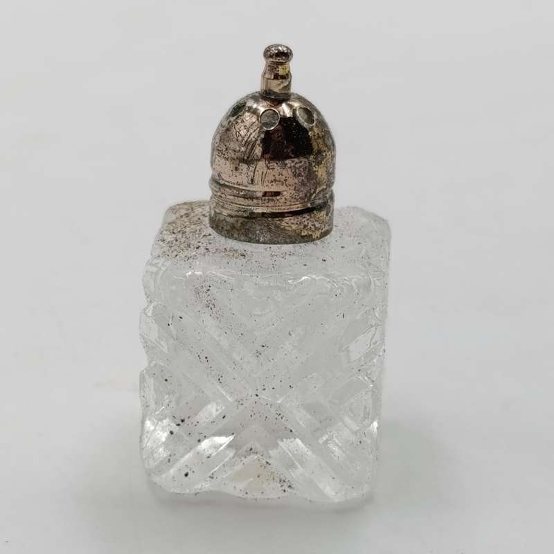 Set of 8 Glass Salt and pepper shakers in box