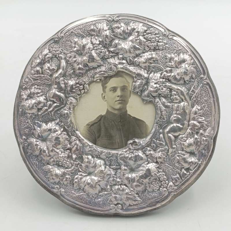 Sterling silver round frame with cherubs and grapes - WW1 photo of soldier