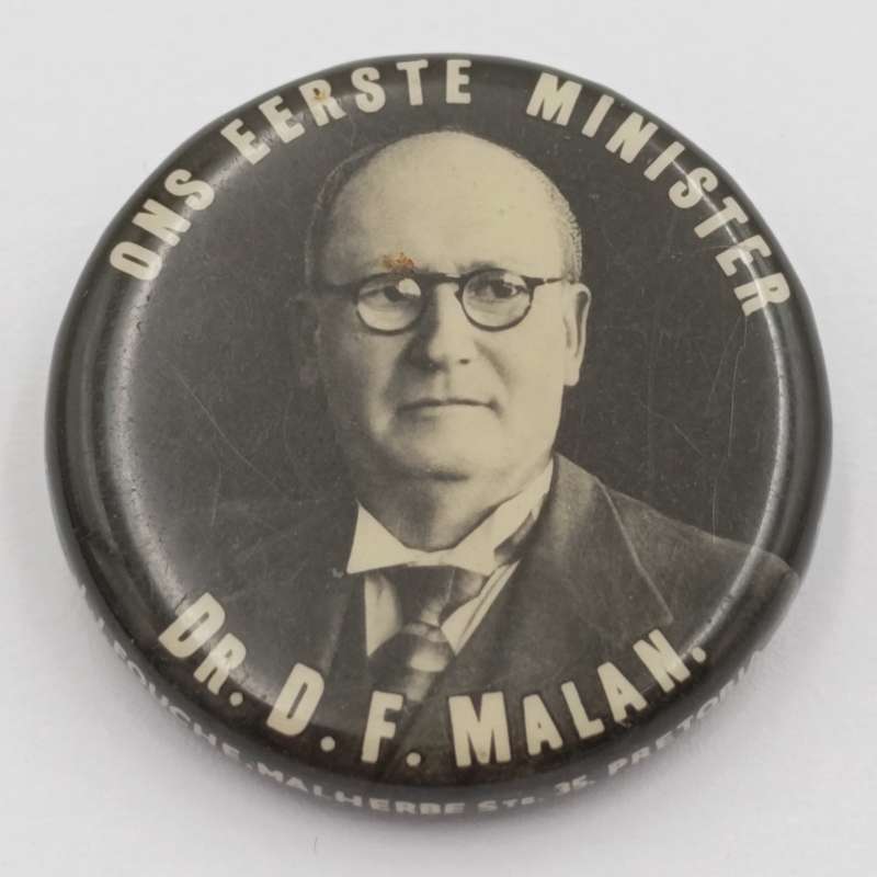 Vintage Dr D.F. Malan - Ons Eerste Minister lapel tinnie pin badge