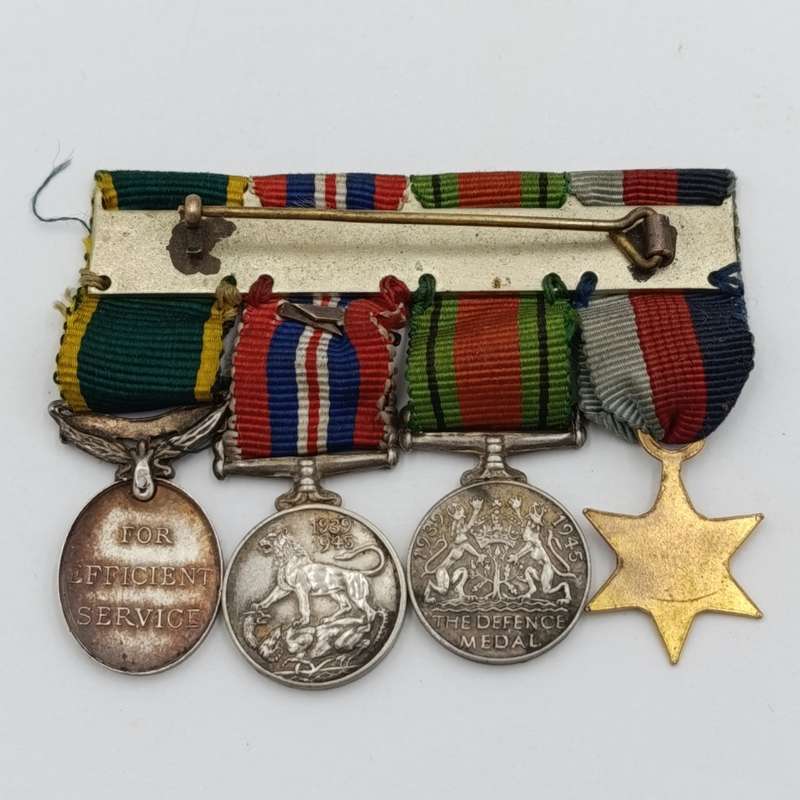 Set of 4 WW2 miniature medals with mentioned in despatched oak leaf