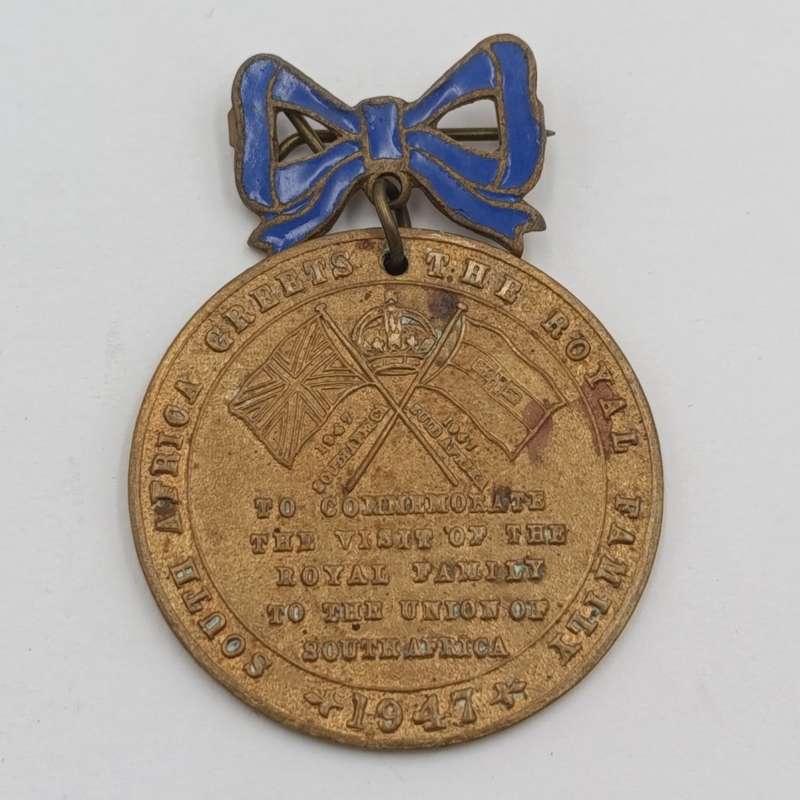1947 South Africa greets the Royal family medallion