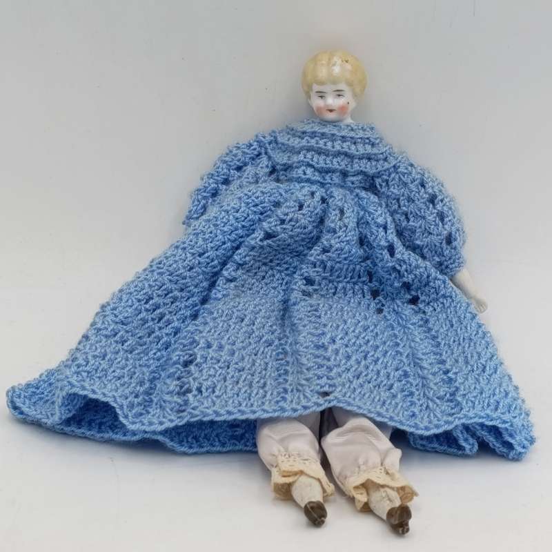 Antique golden hair german doll - 1800's - 24cm long - rosy cheeks