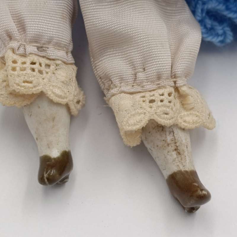 Antique golden hair german doll - 1800's - 24cm long - rosy cheeks