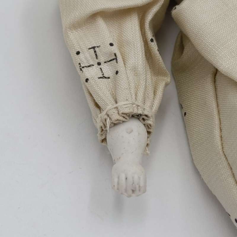 Antique Brown hair rosy cheeks doll - 18cm long