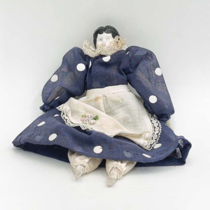Dark hair rosy cheeks antique doll - 17cm long