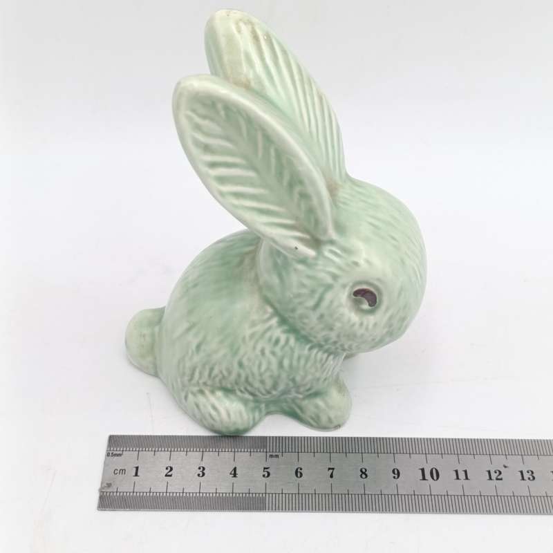 Vintage Sylvac porcelain bunny