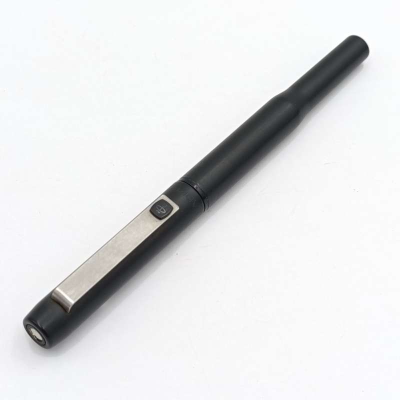 Vintage Parker matte black fountain pen in case