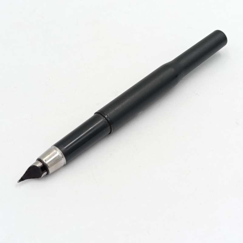 Vintage Parker matte black fountain pen in case