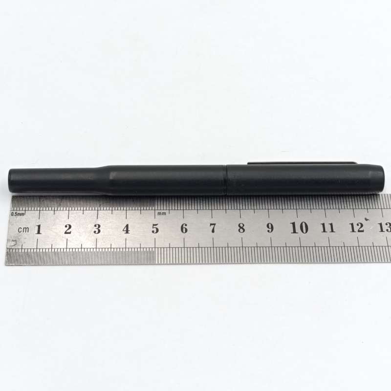 Vintage Parker matte black fountain pen in case