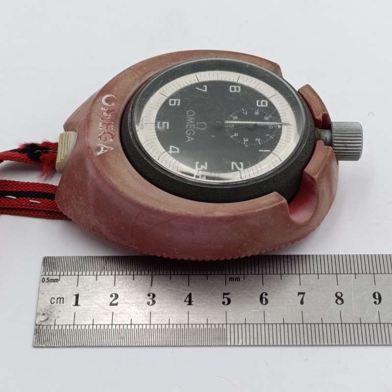 Vintage Omega 10 minute mechanical stopwatch in omega casing - working