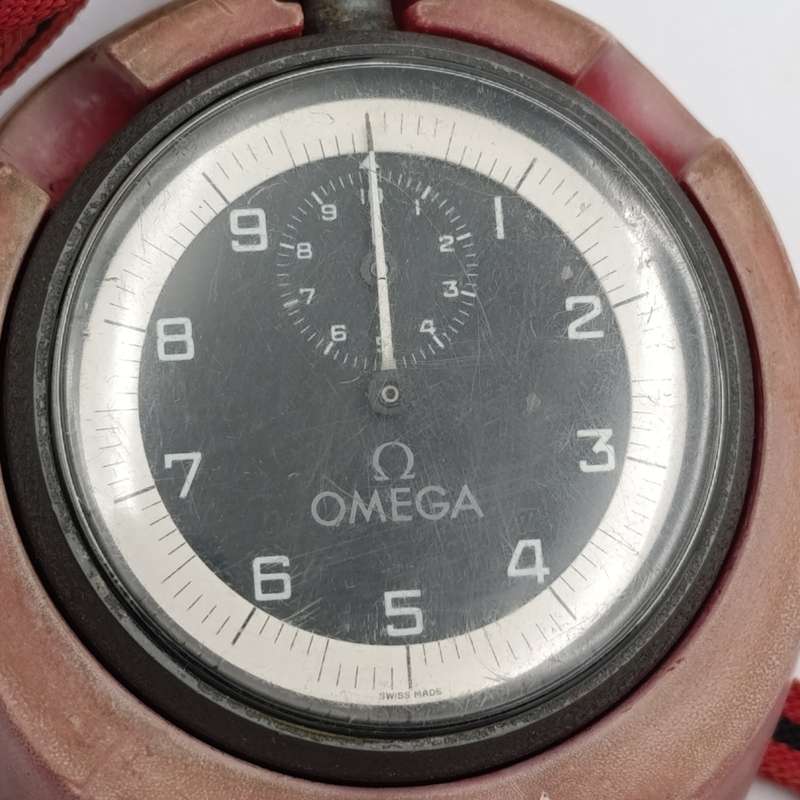 Vintage Omega 10 minute mechanical stopwatch in omega casing - working