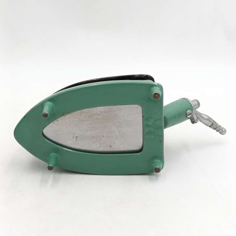 Vintage The Rhythm No. 375U Radiation gas iron