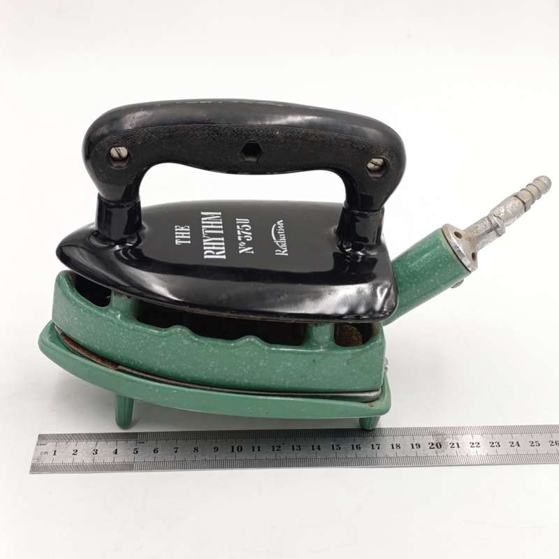 Vintage The Rhythm No. 375U Radiation gas iron